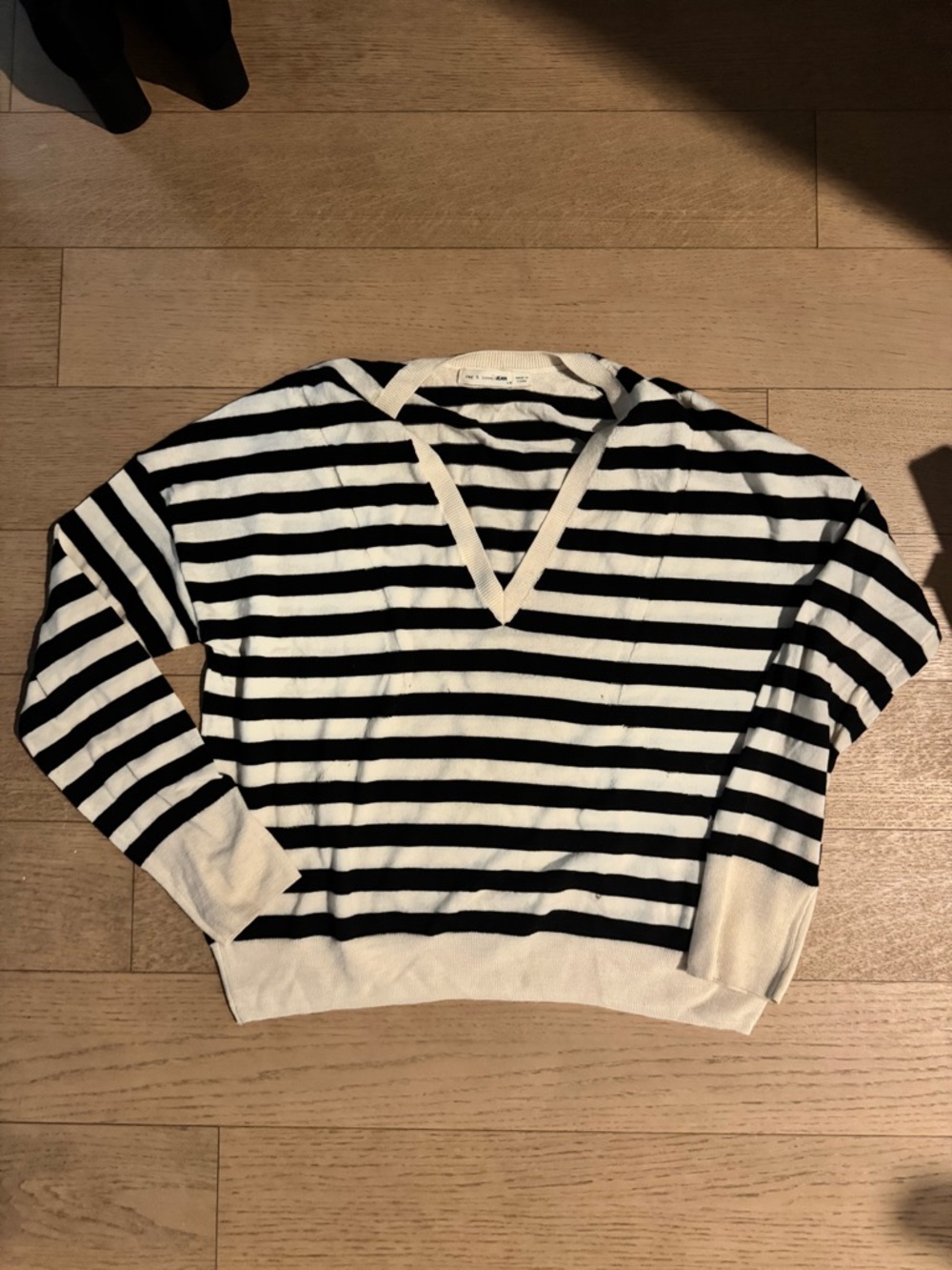 Rag & Bone Striped V-Neck Bevan Thin Sweater in Black and White